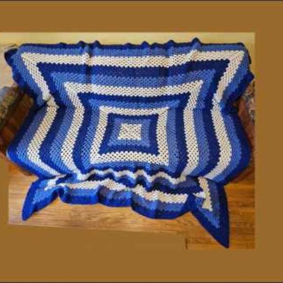 Crochet, lace pattern, large afghan/throw/wrap/blanket, handmade, blues & cream - Picture 2 of 10
